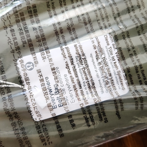 SOLD - NWT Lululemon Everywhere Belt Bag 1L - Green - Picture 8 of 9